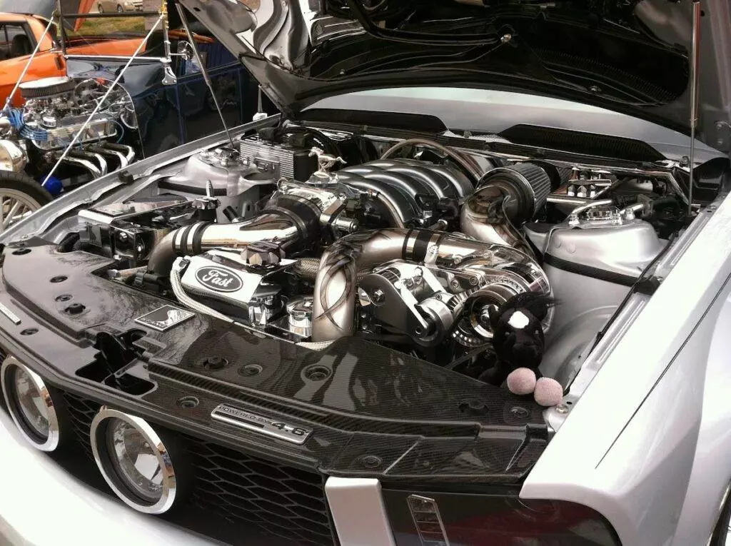 Clean engine on a Ford